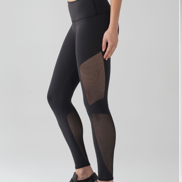 lululemon athletica Pants - Lululemon Reveal 7/8 Tight